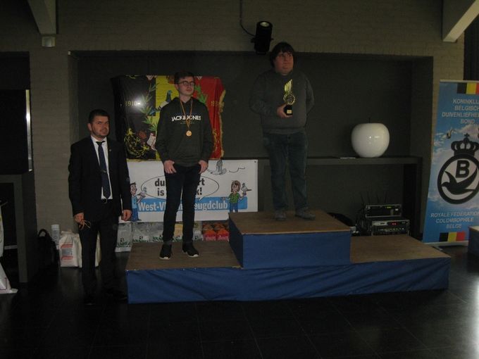 Kampioenschappen As-Duiven Fond Jaarlingen 2018
Jeugdleden tot 30 Jaar
1é Loyson kevin Handzame
2é Dermaux Wobbe Bavikhove
3é Team P.T.I.Tuinbouwschool Kortrijk