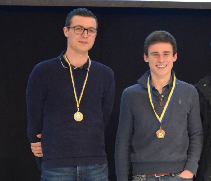 kampioen AS-Duiven Halve-Fond Oude duiven 2021
1é PL Florissoone Melvin Voormezele
2é PL P.T.I Tuinbouwschool kortrijk
3é PL Bailleur Guillaume Vlamertinge