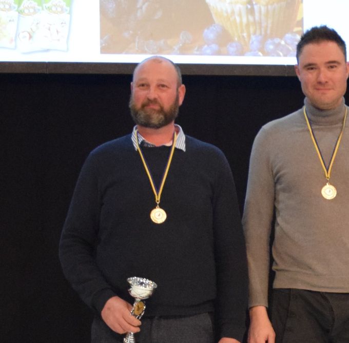 Kampioen AS-Duiven Fond jonge duiven 2021
1é PL Berquin Jurgen Ledegem
2é Verduyn Kris Koekelare
3é PL Vandenberghe Stijn Langemark